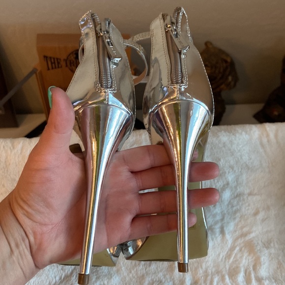 Bebe heels - Picture 4 of 7